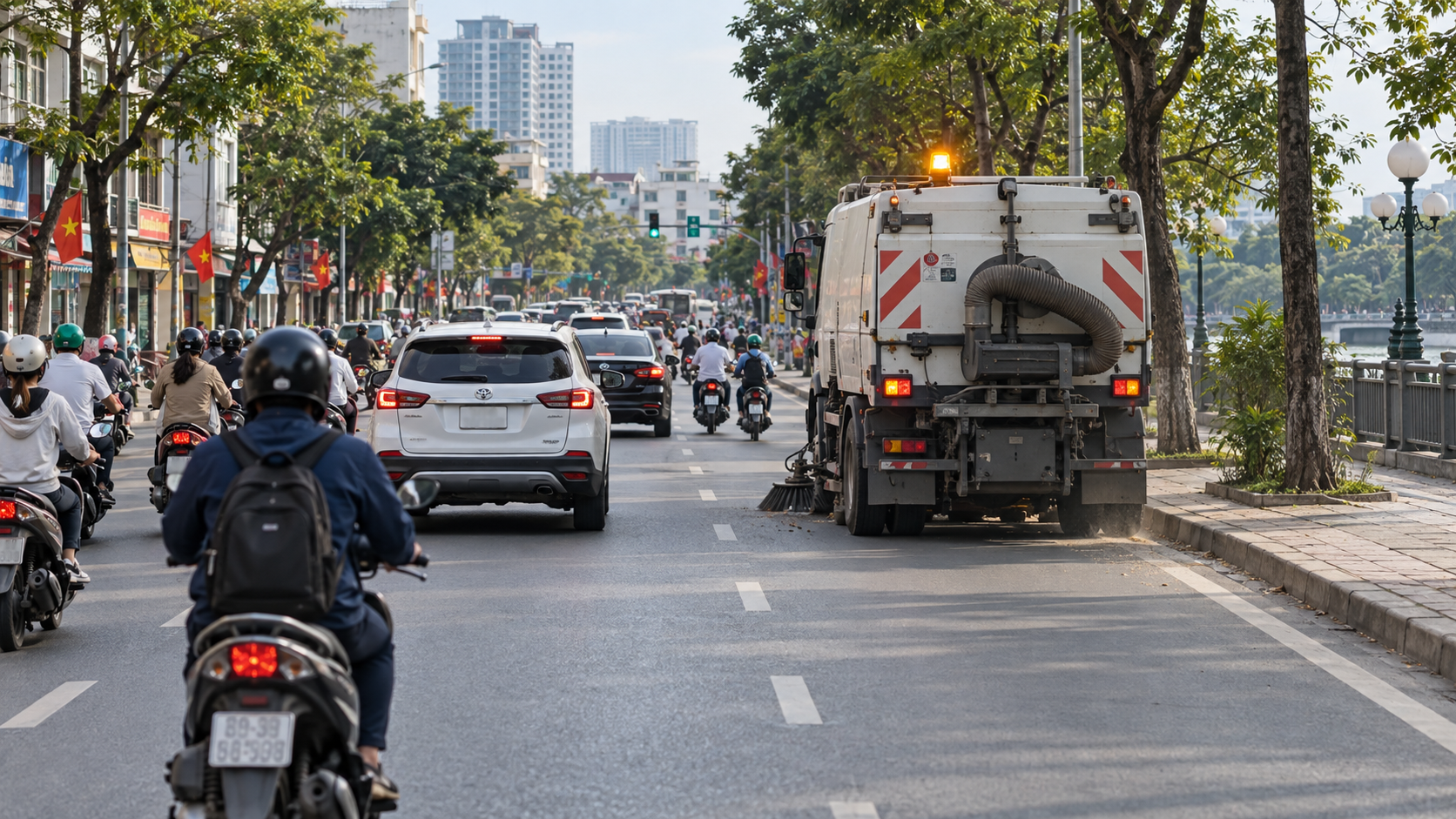 Đèn vàng nhấp nháy trên xe công trình là tín hiệu cảnh báo, không đồng nghĩa phương tiện được quyền ưu tiên