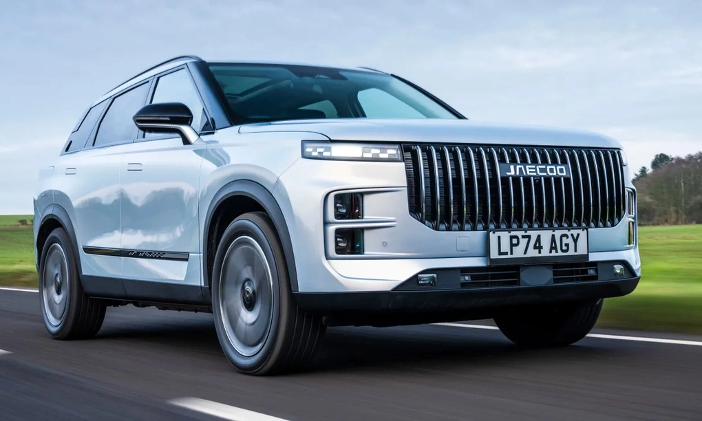 Jaecoo J7 tại Anh. Ảnh: Auto Express