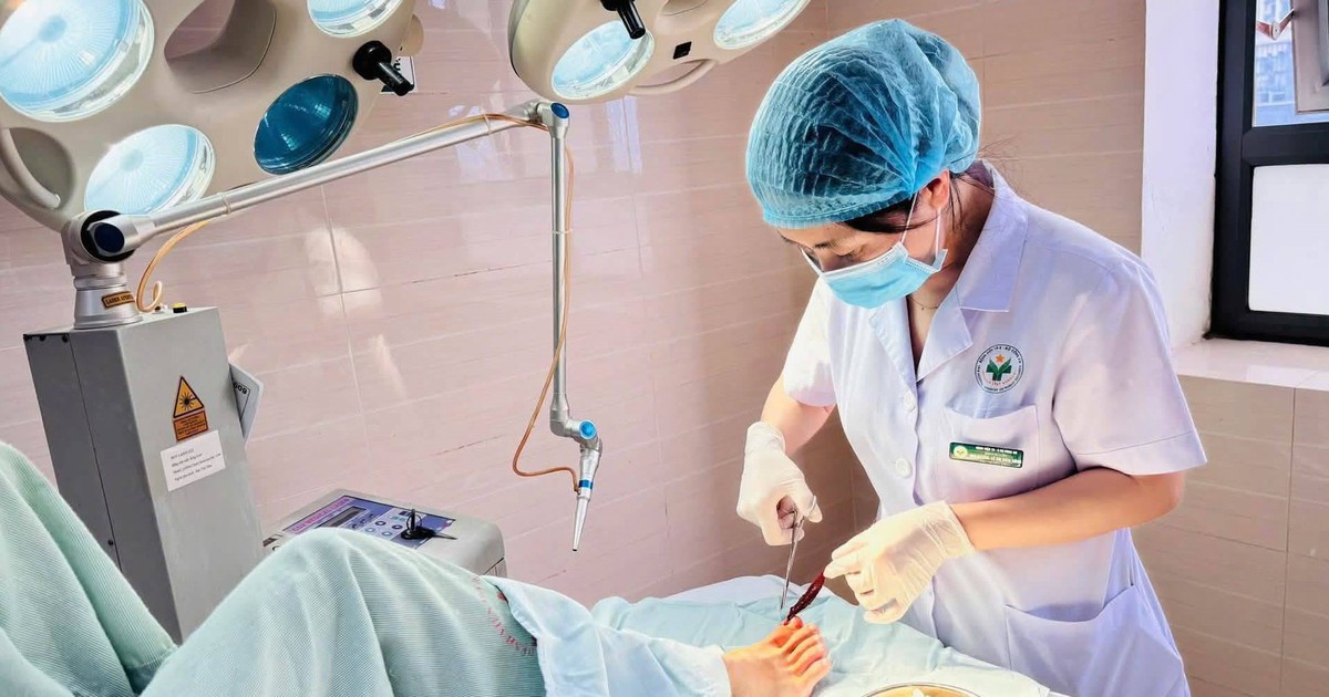 Thói quen cắt móng chân và đi giày có thể dẫn đến bệnh lý