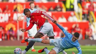 Vì sao Man Utd chơi tốt hơn khi không có bóng?