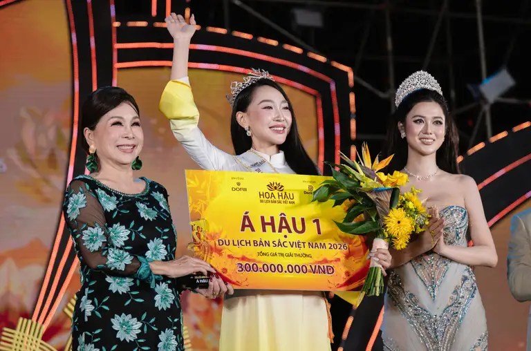 Đinh Ngọc Bảo Châu vỡ òa trong khoảnh khắc được gọi tên cho danh hiệu á hậu