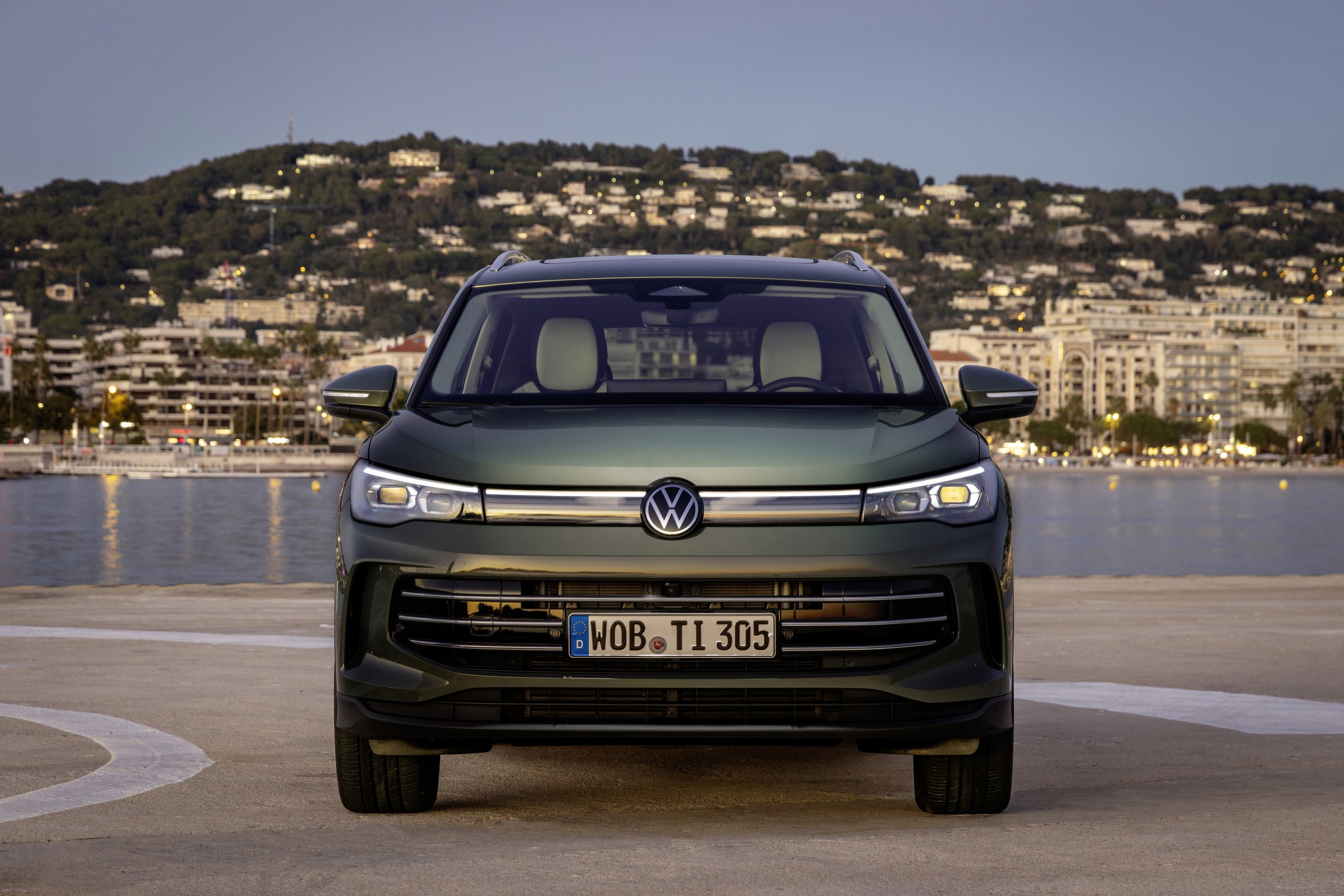 Volkswagen thay đổi chiến lược SUV tại Việt Nam, Tiguan và Tayron có gì khác biệt? - Ảnh 1.