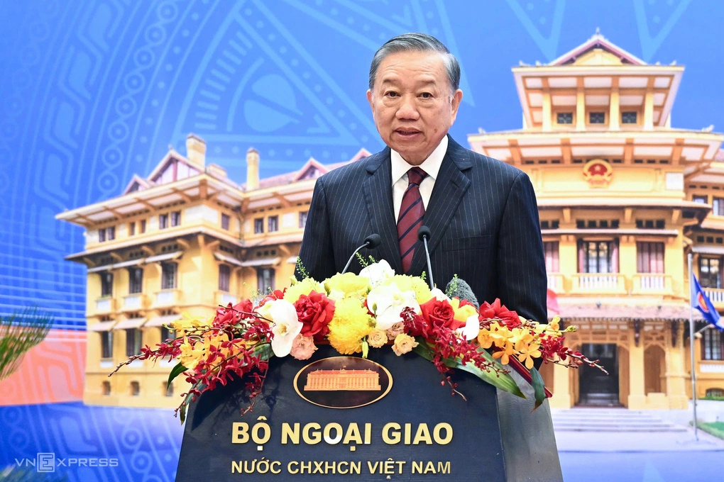 Tổng Bí thư, Chủ tịch nước Tô Lâm phát biểu tại phiên khai mạc toàn thể Hội nghị Ngoại giao lần thứ 33, ngày 1/8. Ảnh: Giang Huy