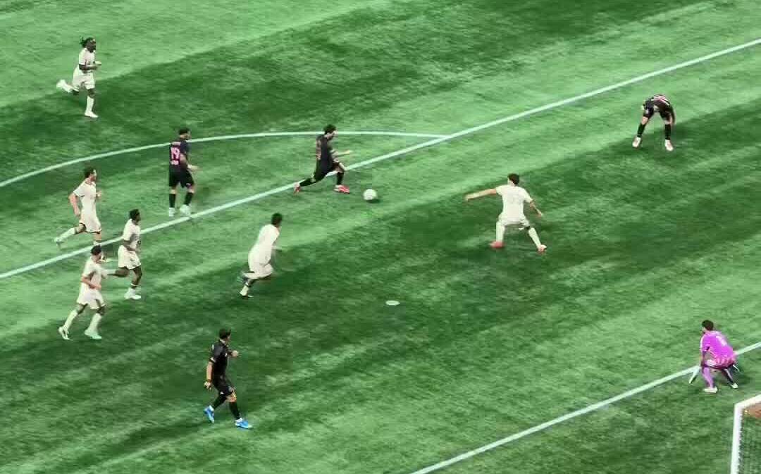Bàn thắng đầu tiên của Messi trong trận gặp Atlanta.