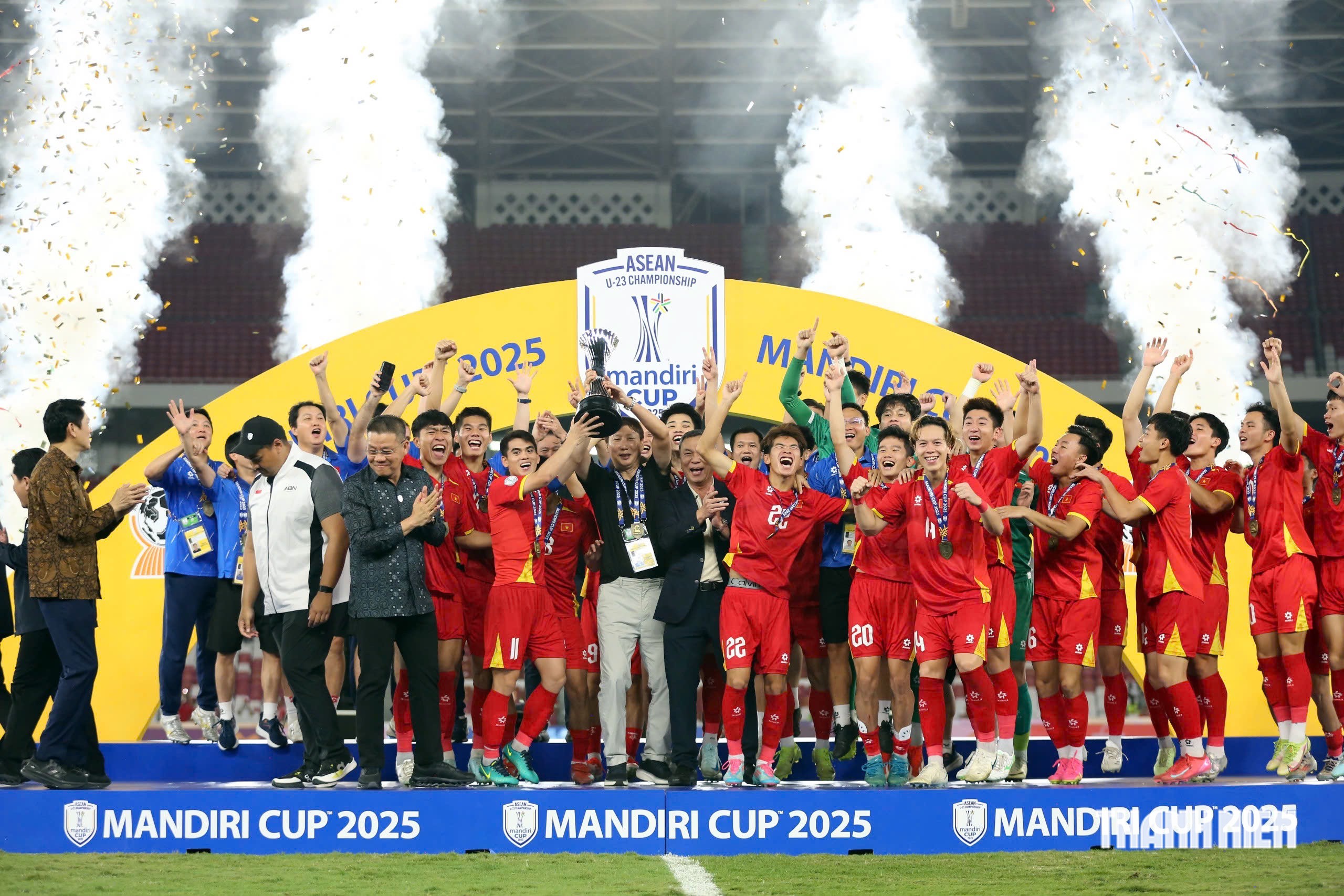 Năm 2027, VN sẽ đăng cai giải U.23 Đông Nam Á và nhiệm vụ của U.23 VN là bảo vệ thành công ngôi vương