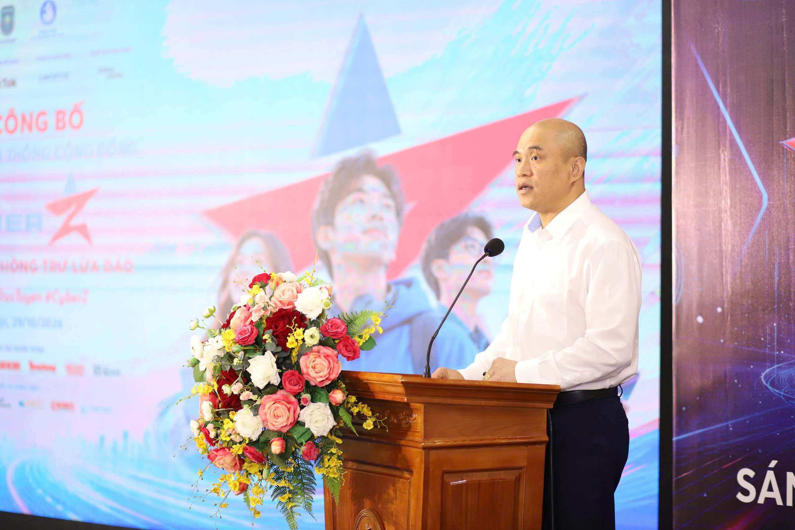 Đại tá Hà Văn Bắc cho rằng công nghệ số đang mở ra thách thức ngày càng phức tạp với an ninh của mỗi người trên internet