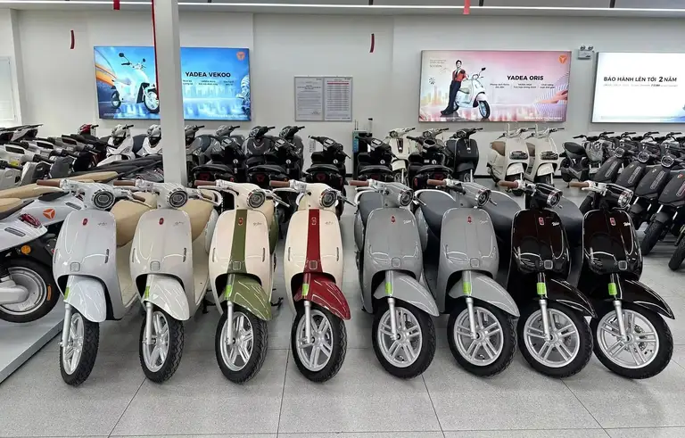 Yadea Omee nổi bật với pin lithium và khả năng di chuyển xa
