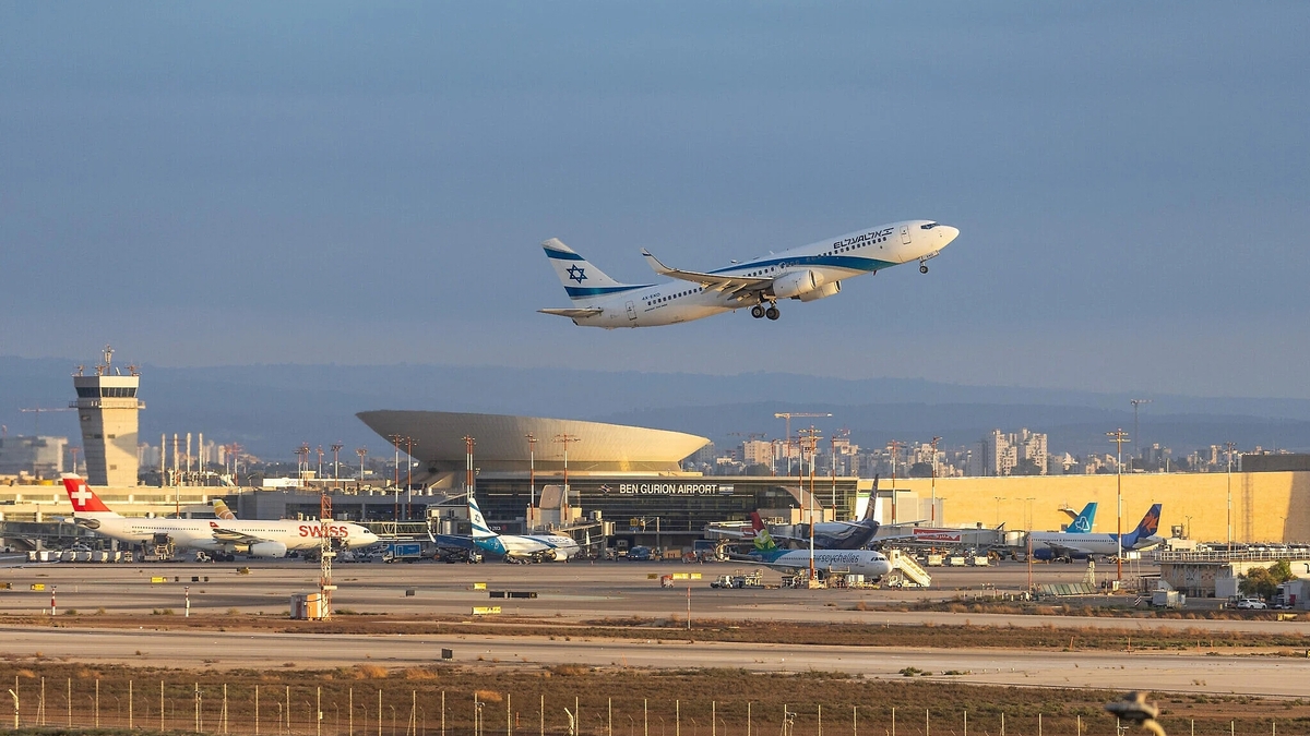 Cơ phó flydubai âm mưu 'lao máy bay vào sân bay Israel'
