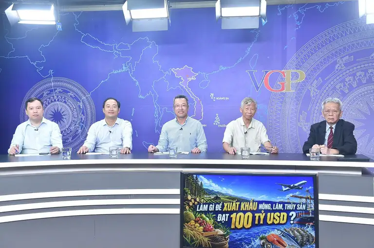 Các đại biểu tham gia tọa đàm - Ảnh: VGP