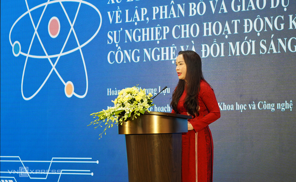 Vụ trưởng Kế hoạch - Tài chính Hoàng Thị Phương Lựu phát biểu tại hội nghị, ngày 15/7/2026. Ảnh: Lưu Quý
