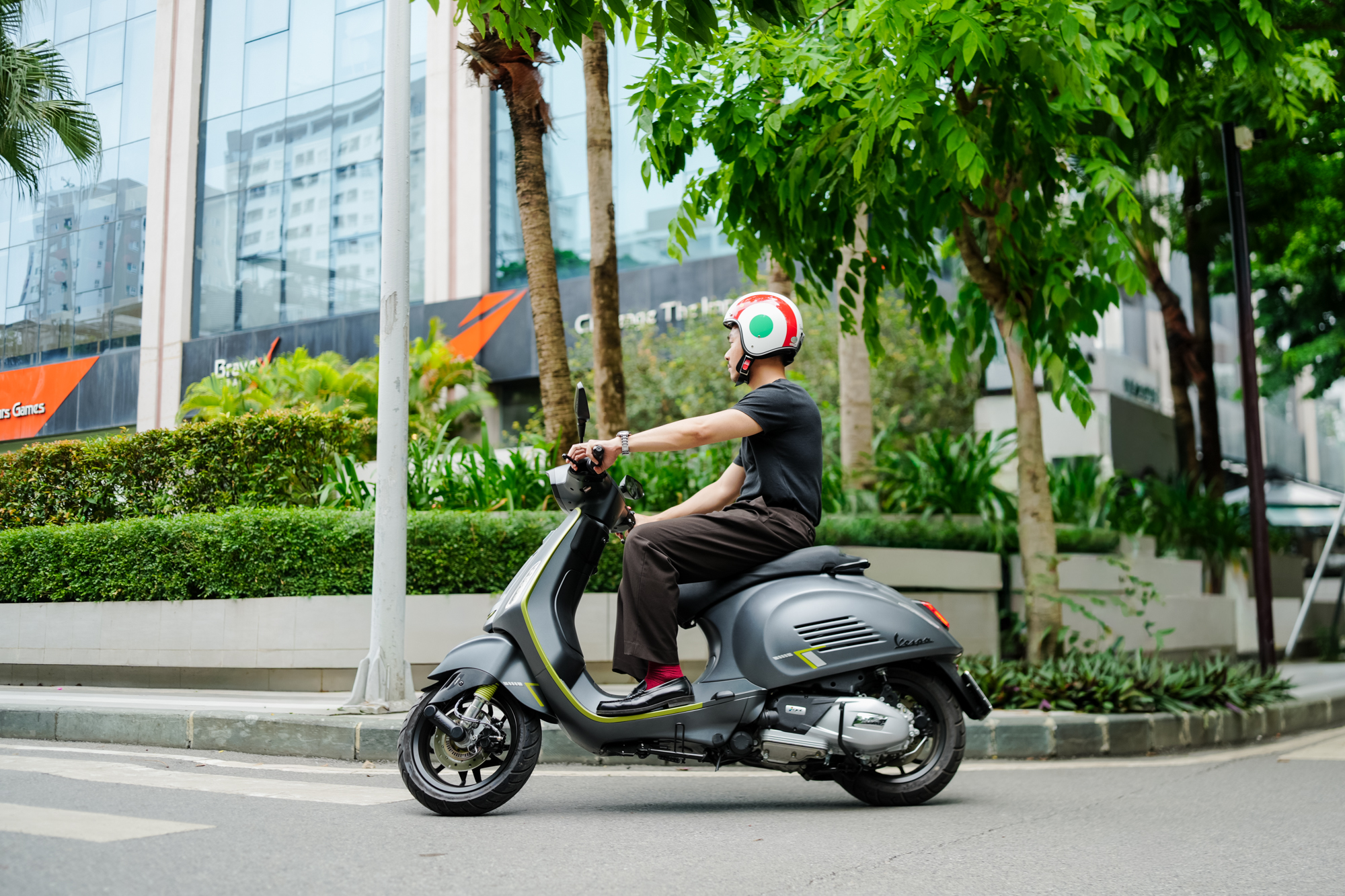 Vespa Sprint Tech trang bị động cơ i-Get, tối ưu hiệu suất và độ êm ái khi vận hành