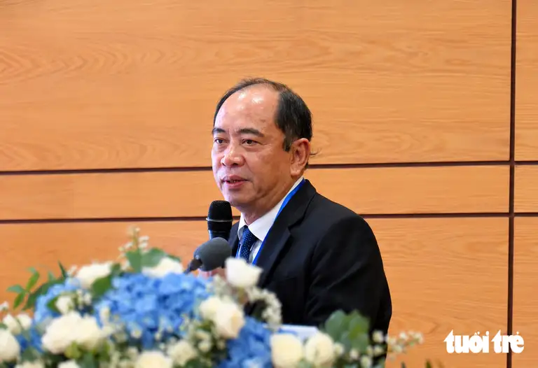 Giám đốc Sở Y tế TP.HCM Tăng Chí Thượng chia sẻ về mô hình "đa tầng - đa cực - đa trung tâm", phát triển hệ thống y tế cho đô thị đặc biệt - Ảnh: XUÂN MAI