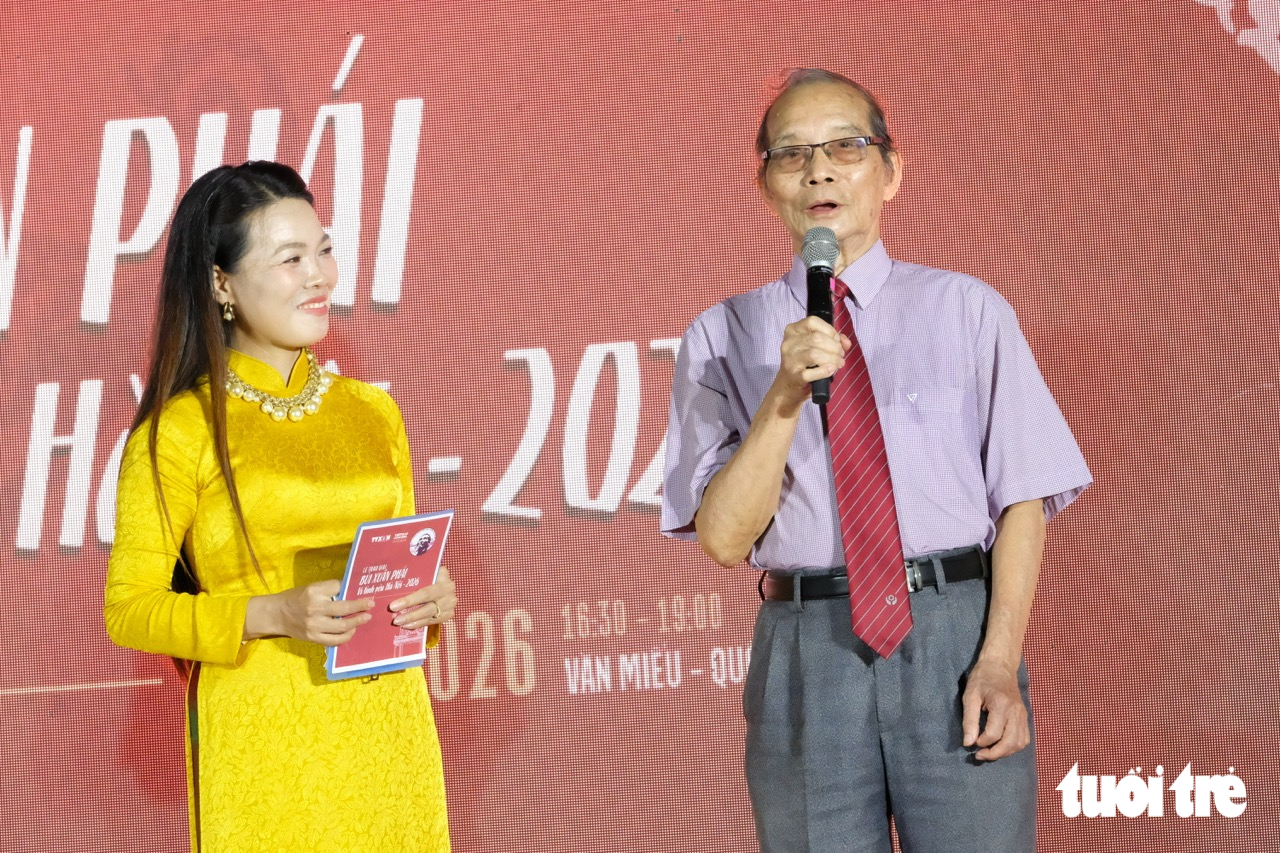 Nhà thơ Bằng Việt kể lại bài thơ đầu tiên dành cho Hà Nội viết năm 1967 - Ảnh: ĐẬU DUNG