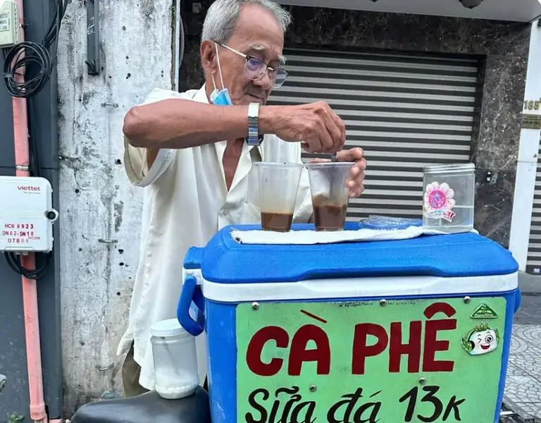 Gánh Mưu Sinh được phát triển nhằm giúp người dùng tìm kiếm, cập nhật thông tin và tìm đến mua hàng tại các gánh hàng rong của người lao động lớn tuổi - Ảnh: Website Gánh Mưu Sinh