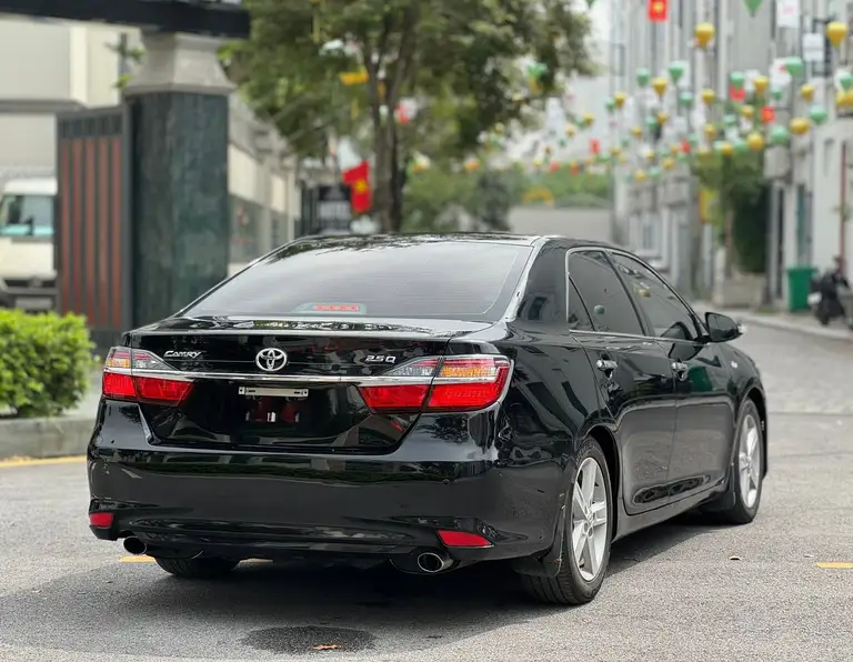 Khoảng 2016, Camry bản 2.5Q có giá lăn bánh hơn 1,5 tỉ đồng