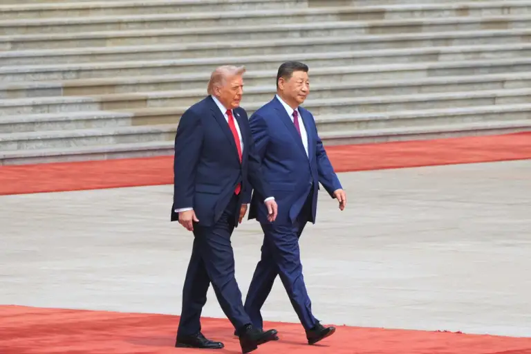 Chủ tịch Trung Quốc Tập Cận Bình và Tổng thống Mỹ Donald Trump tại Đại lễ đường Nhân dân ở thủ đô Bắc Kinh ngày 14/5. Ảnh: AP